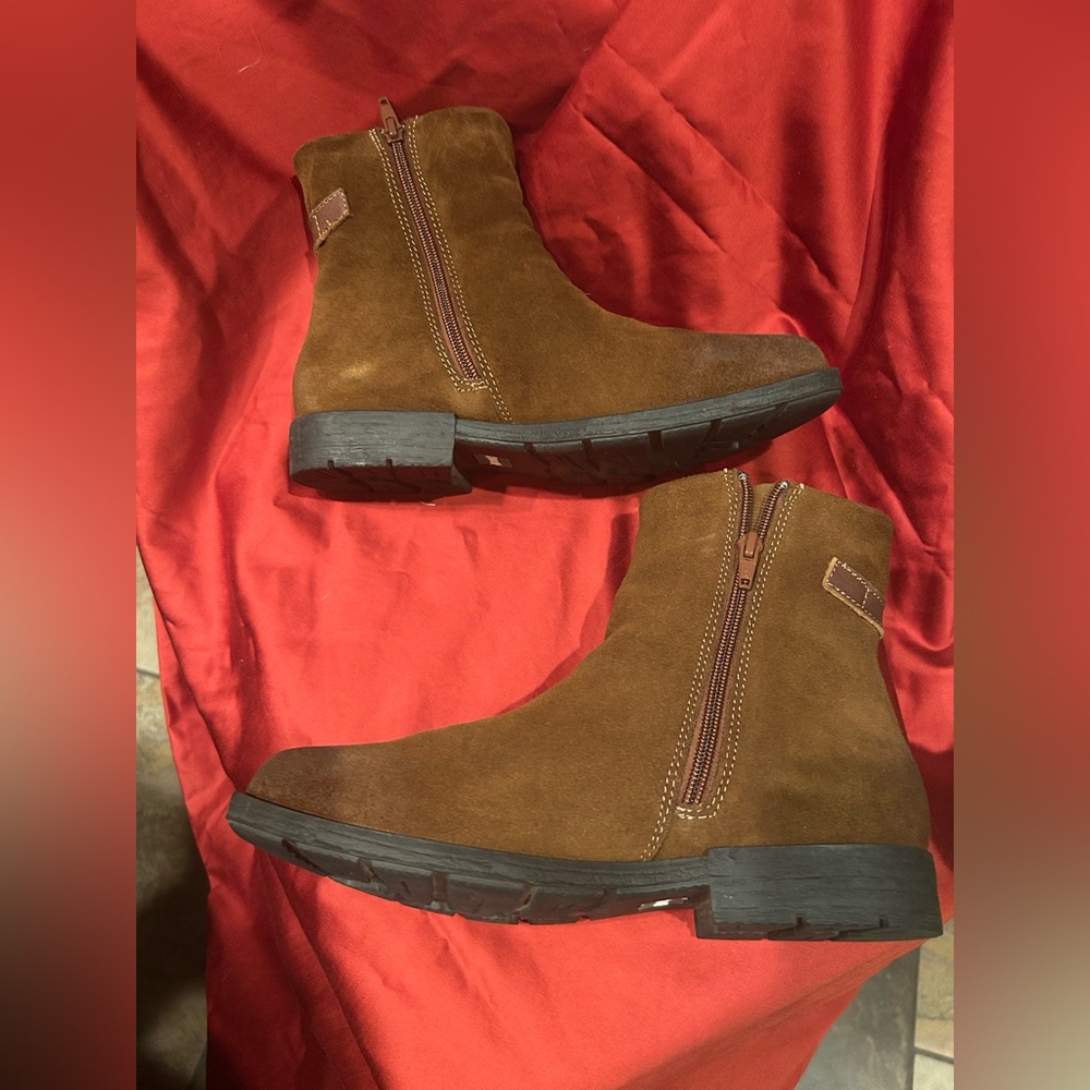 Women’s Cougar Waterproof Boots